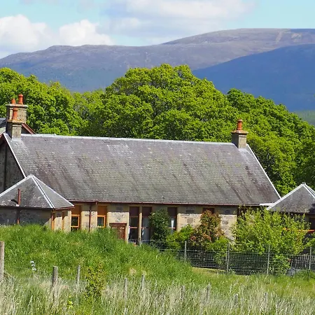 Uist Cottage Kingussie Exterior photo